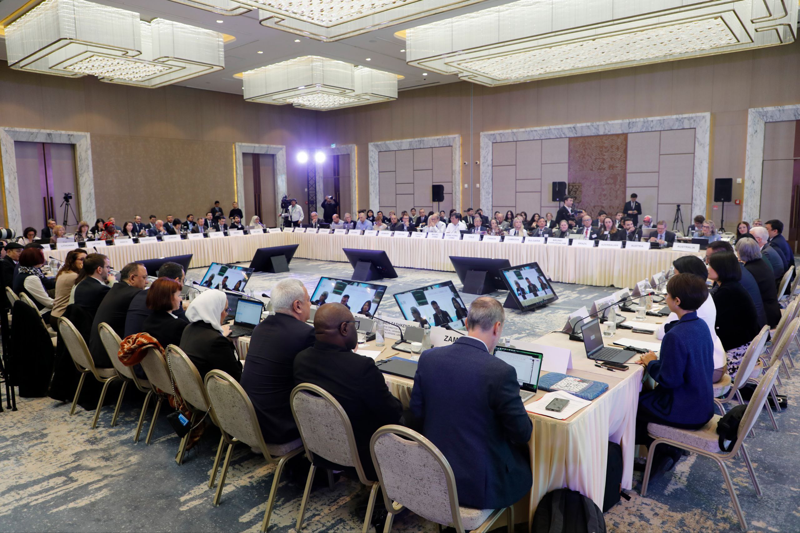 PISA Boshqaruv kengashining 60-yubiley sessiyasidan fotolavhalar.