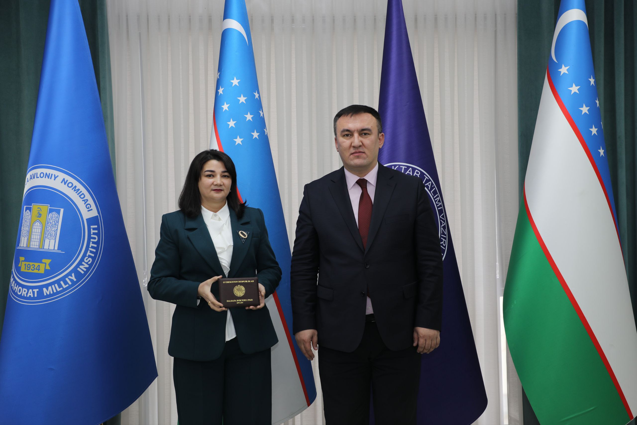 PhD ilmiy darajasini olgan izlanuvchilarga diplomlari topshirildi