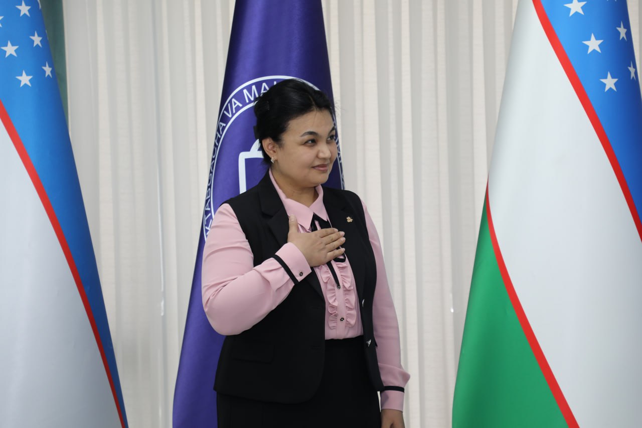 PhD ilmiy darajasini olgan izlanuvchiga diplomi topshirildi