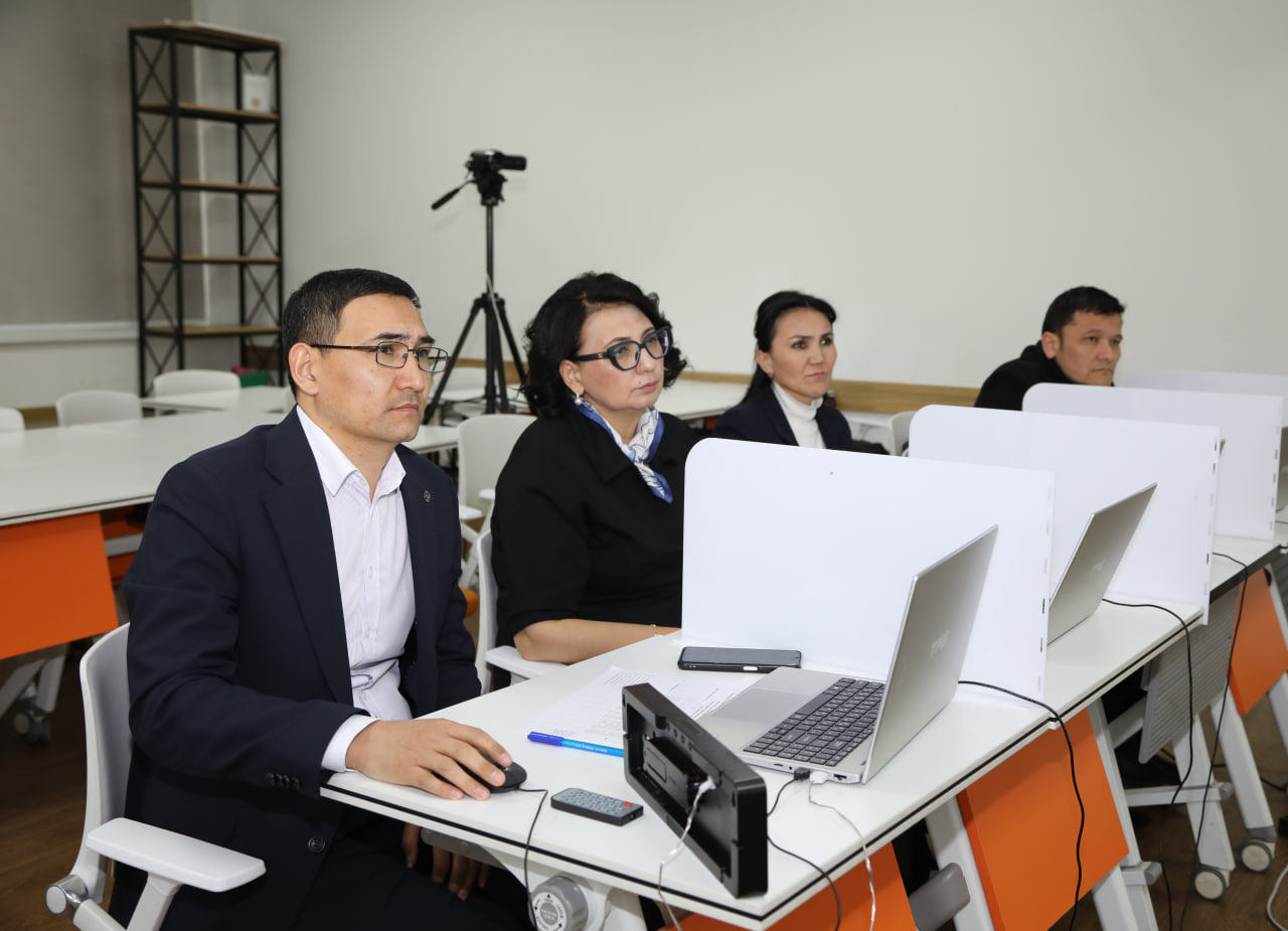 Ayni damda institutda fevral oyida tashkil etilgan menejerlik o‘quv kurs tinglovchilarining yakuniy sinovlari o‘tkazilmoqda